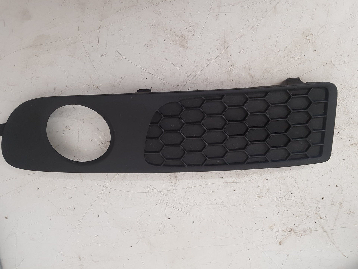 2006 - 2011 Volvo S80  Saloon FOG LIGHT GRILL (LEFT) 30655929