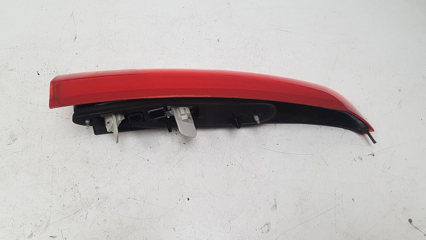 2000 - 2007 Volvo XC70  Estate REAR/TAIL LIGHT UPPER (DRIVER SIDE) 30655375