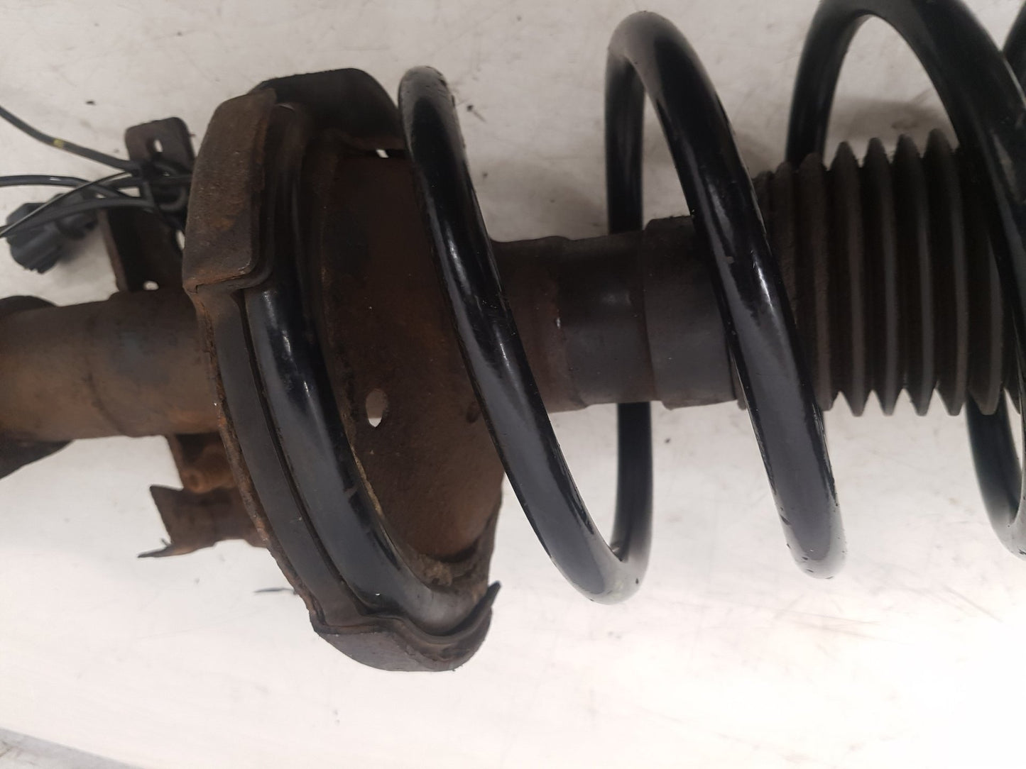 2000 - 2007 Volvo XC70  Estate Left Front Shock Absorber