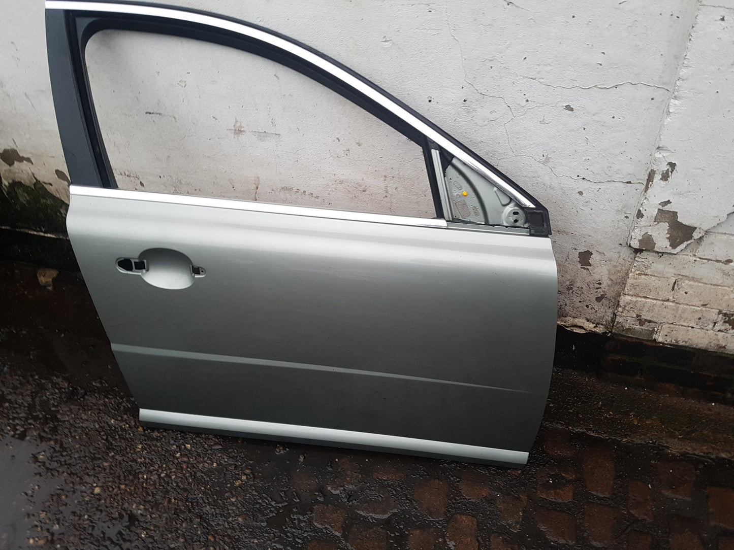 2008 - 2011 Volvo V70  Estate DOOR - BARE (FRONT DRIVER SIDE)