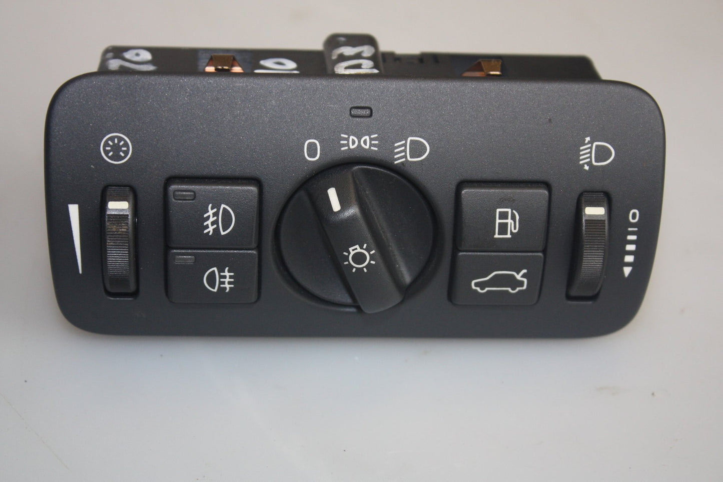 2007 - 2015 Volvo V70   Headlight Switch 30739415