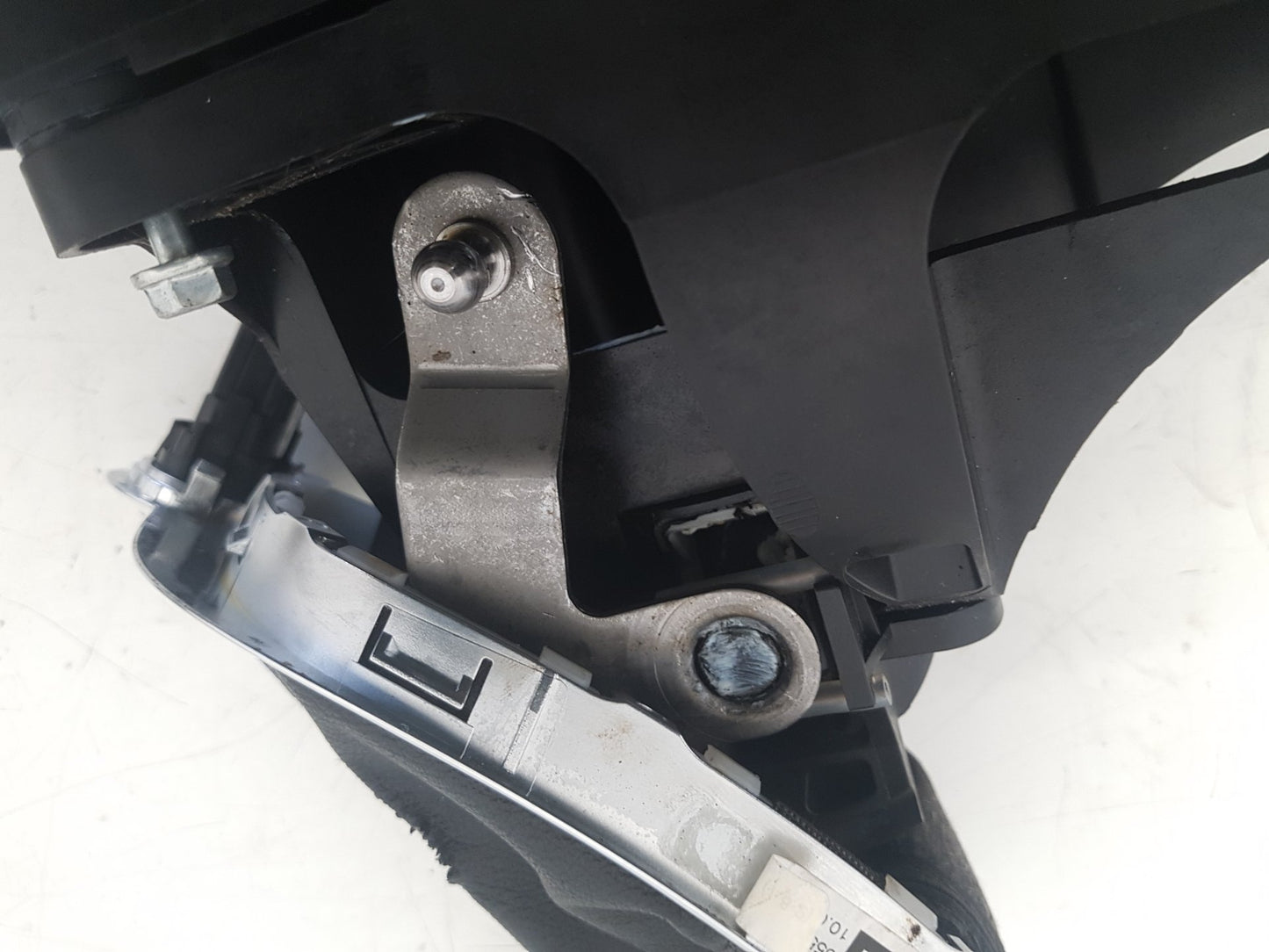2010 - 2012 Saab 9-5  Saloon GEAR STICK 55563829