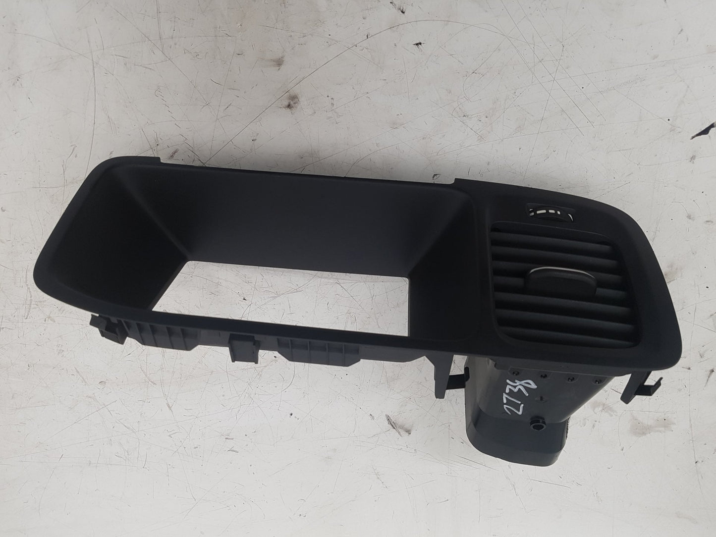 2009 - 2013 Volvo V60  Estate AIR VENT (CENTRE FRONT) 1281639