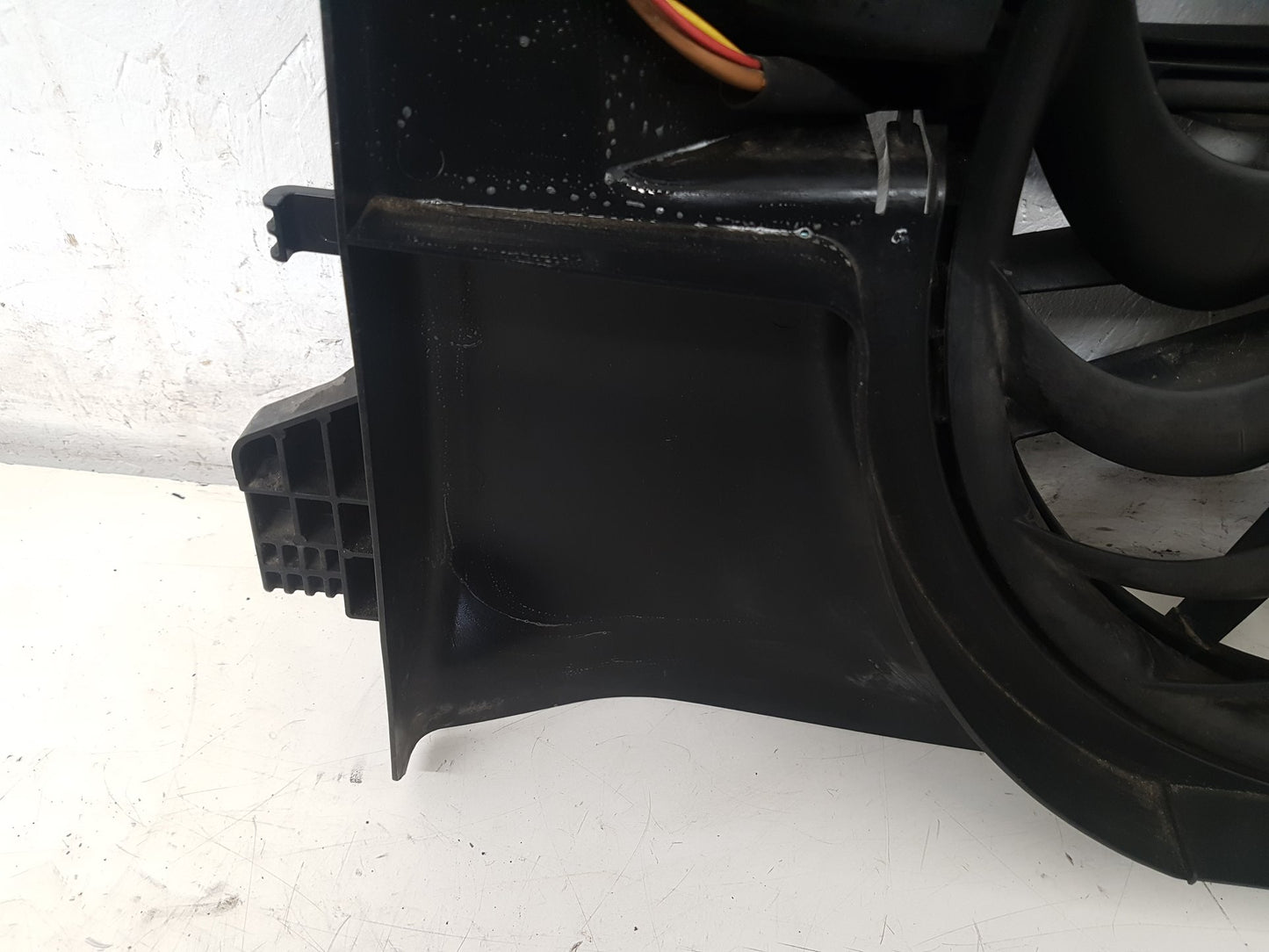 2000 - 2007 Volvo XC70  Estate RADIATOR FAN & COWLING (A/C CAR) 30741144