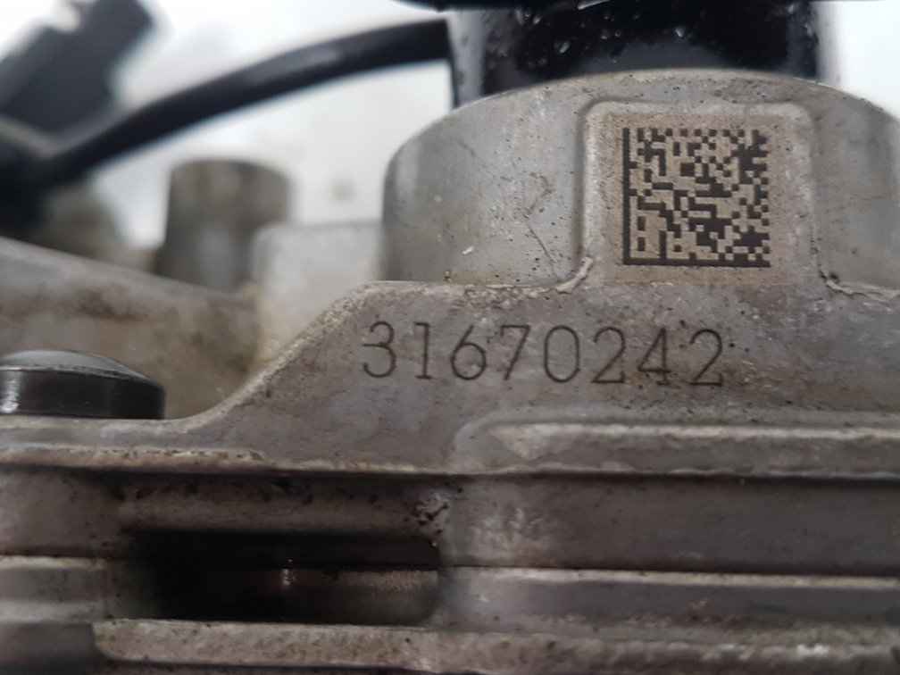 2015 - 2019 Volvo V40 Cross Country  Hatchback Oil Pump 31321050 31670242