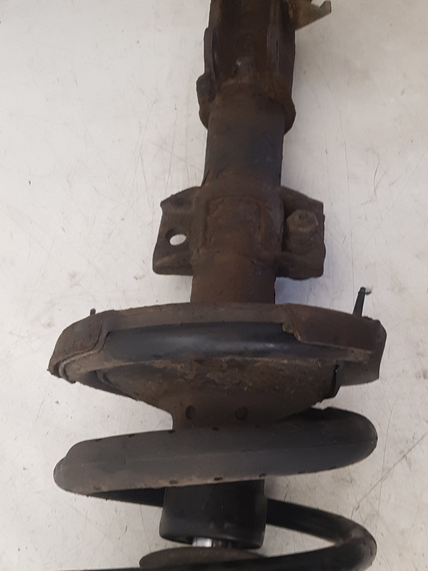 2005 - 2012  Xc90 D5 Se Awd E4 5 Dohc  Estate Right Front Shock Absorber 31200416