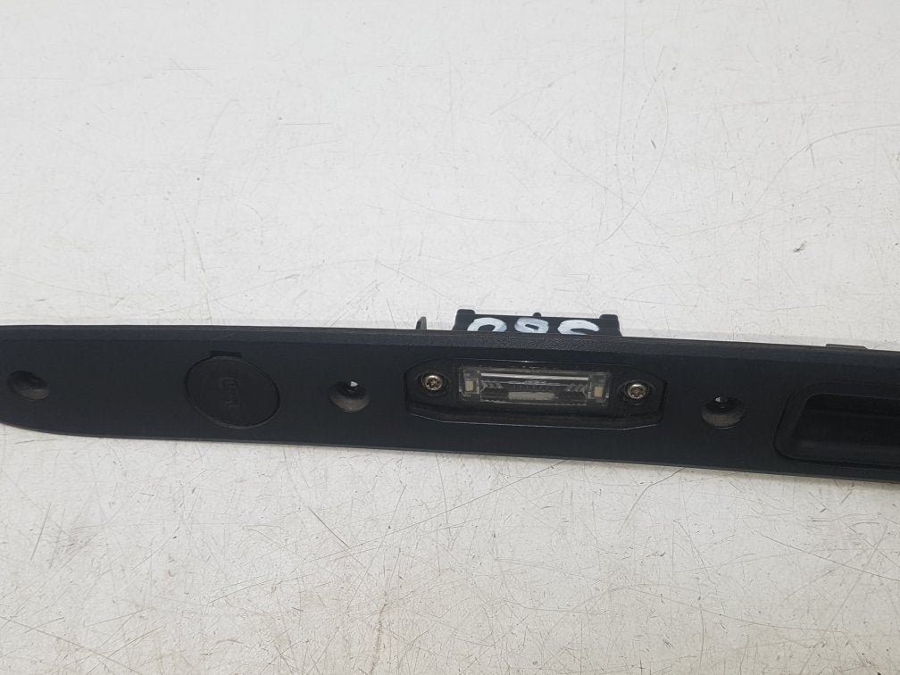 2010 - 2015 Volvo S60   TAILGATE/ BOOT HANDLE WITH LIGHTS 31253640