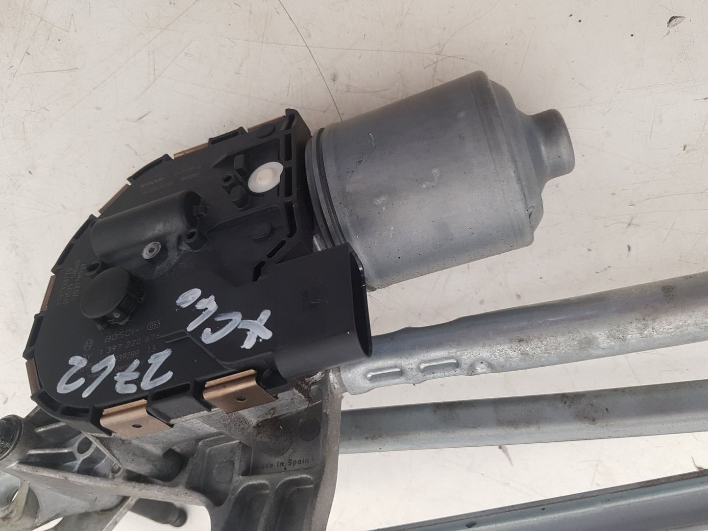 2008 - 2013 Volvo XC60 I 156 Estate WIPER MOTOR (FRONT) & LINKAGE 31333455