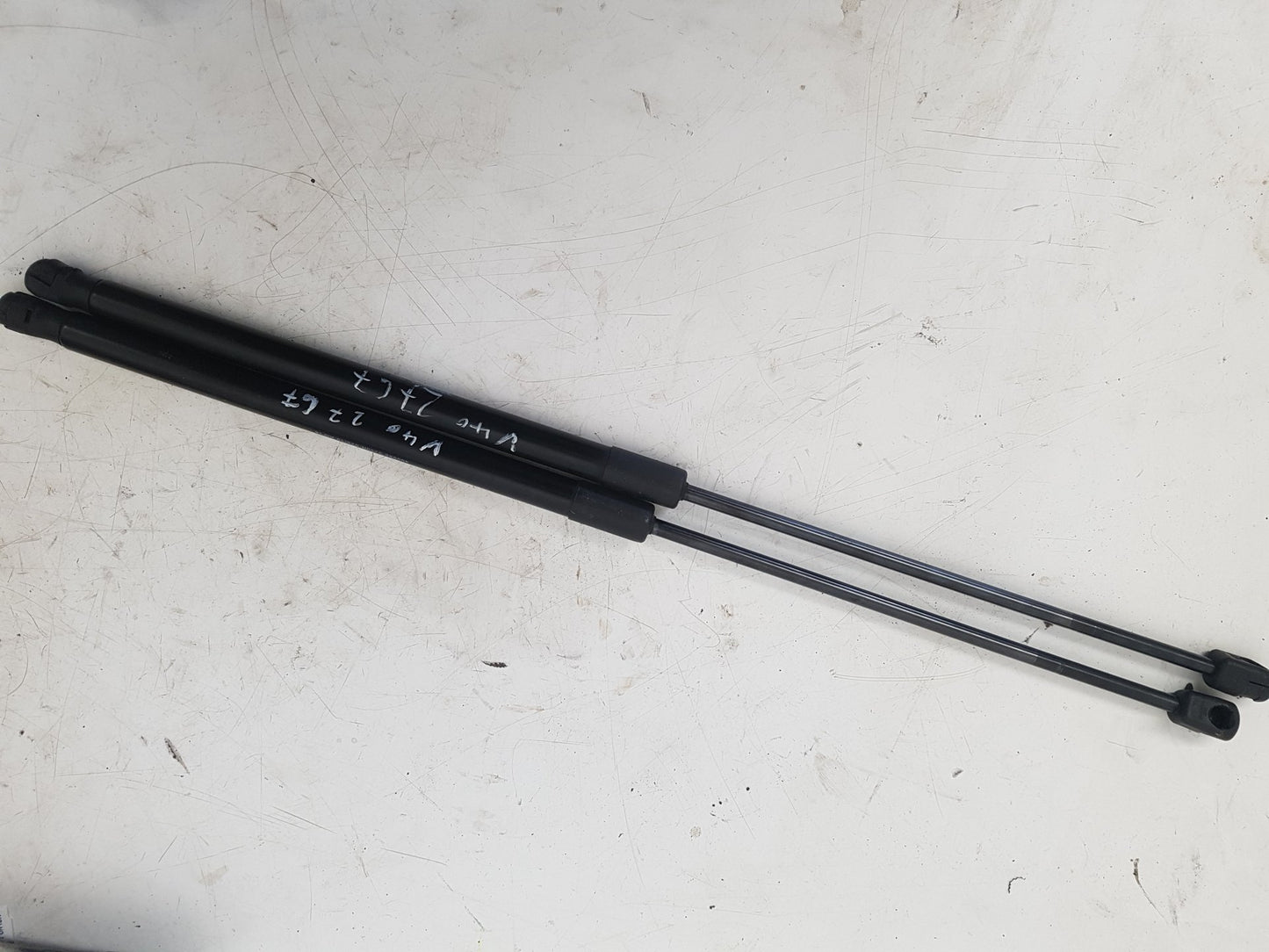 2015 - 2019 Volvo V40 Cross Country  Hatchback TAILGATE STRUTS (PAIR) 31395607