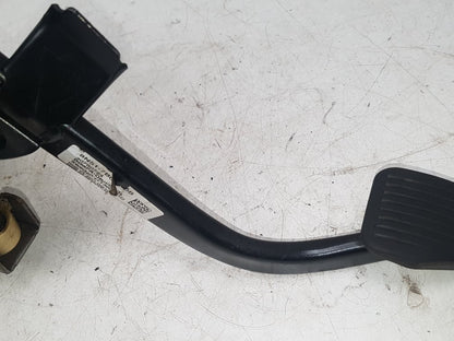 2006 - 2012 Volvo C70  Convertible Clutch Pedal 30760724