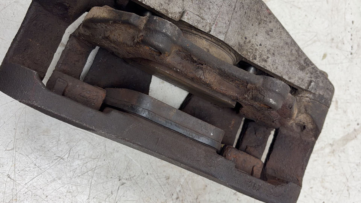 2013 - 2016 Volvo V40 III 525 Hatchback Left Front Caliper 36000484