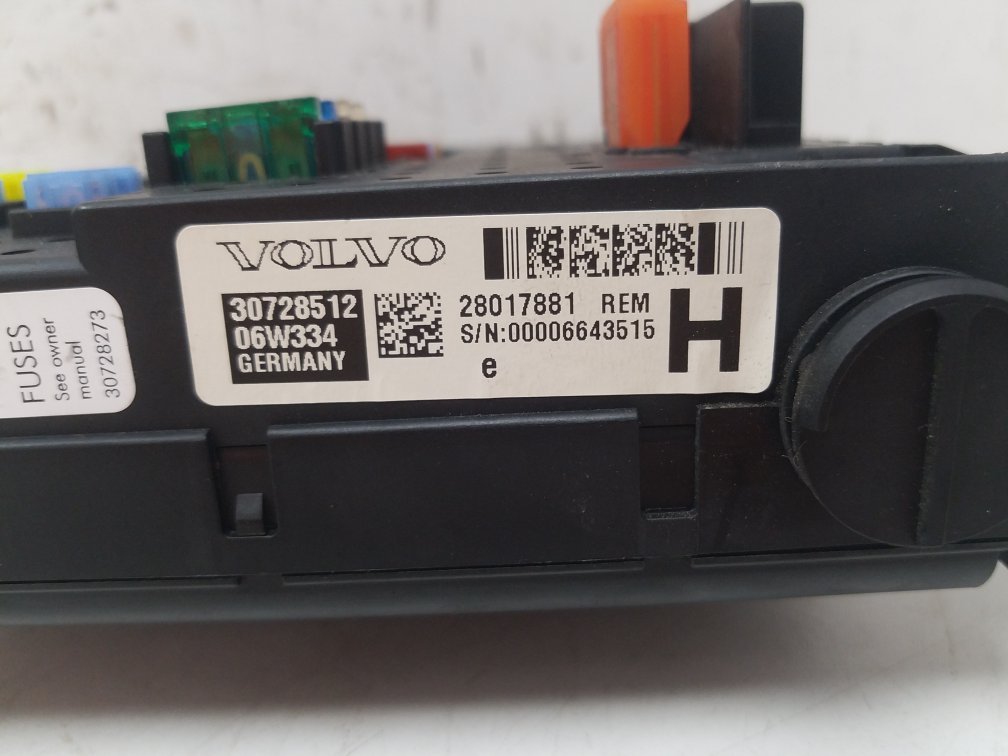 2005 - 2008 Volvo V70 II 285 Estate REAR ELECTRONIC MODULE (REM) 30728512