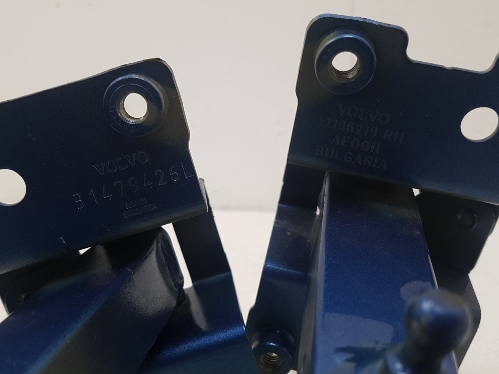 2009 - 2011 Volvo XC70  Estate Bootlid/Tailgate Hinge 31479426 32136219 BLUE 498