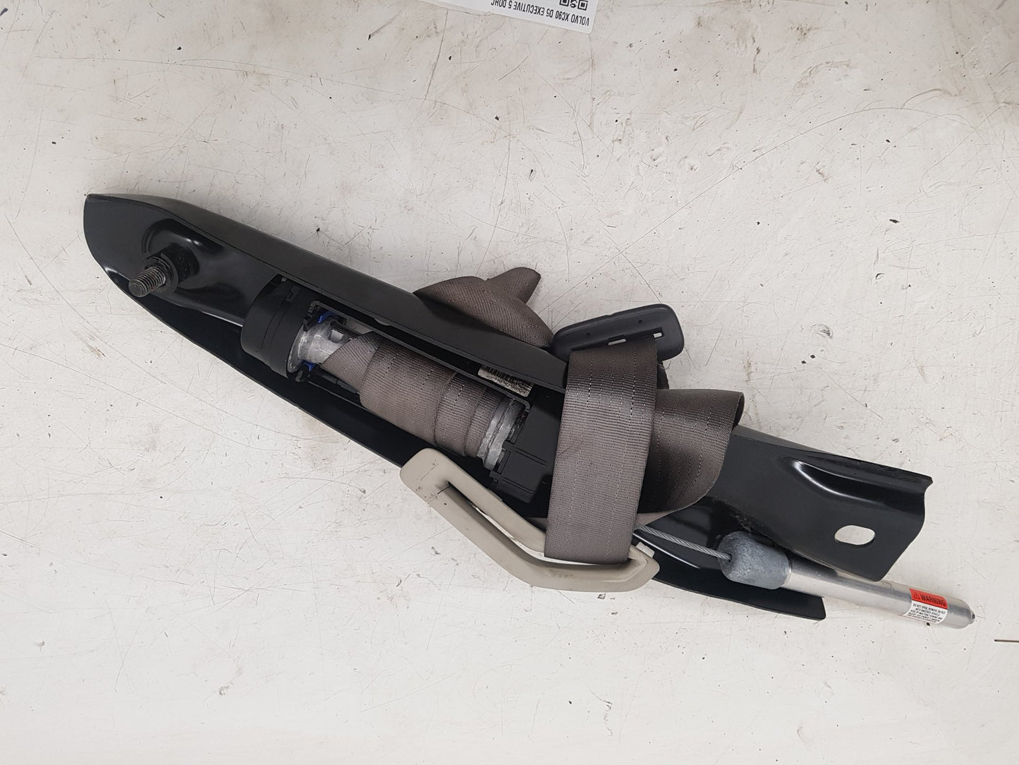 2002 - 2006 Volvo XC90  Estate Left Front Seat Belt 8686631