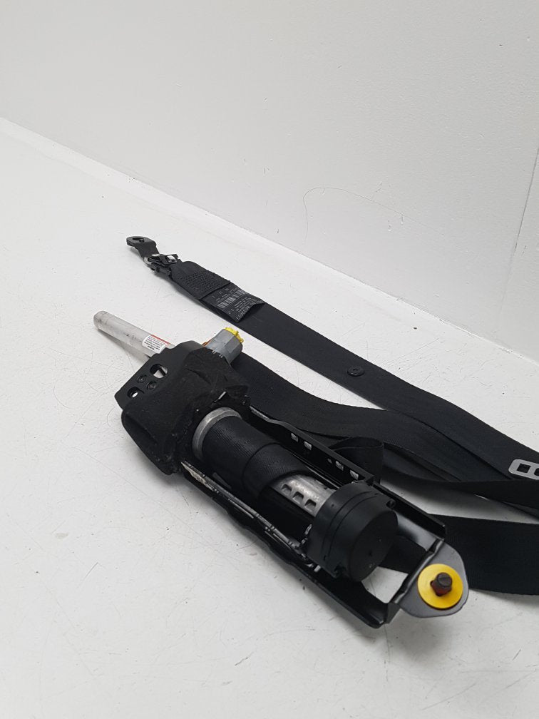 2004 - 2010 Volvo V50   Estate Left Front Seat Belt 8639693