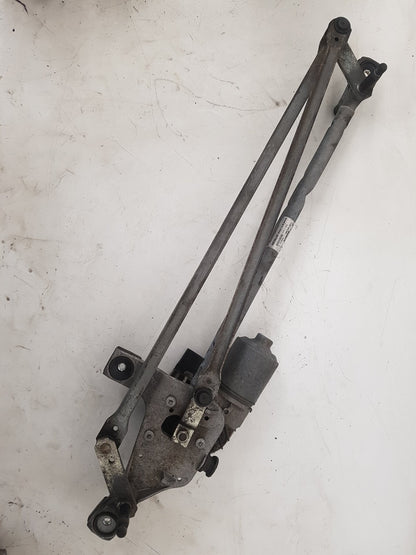 2007 - 2015 Volvo V70  Estate WIPER MOTOR (FRONT) & LINKAGE 30796359