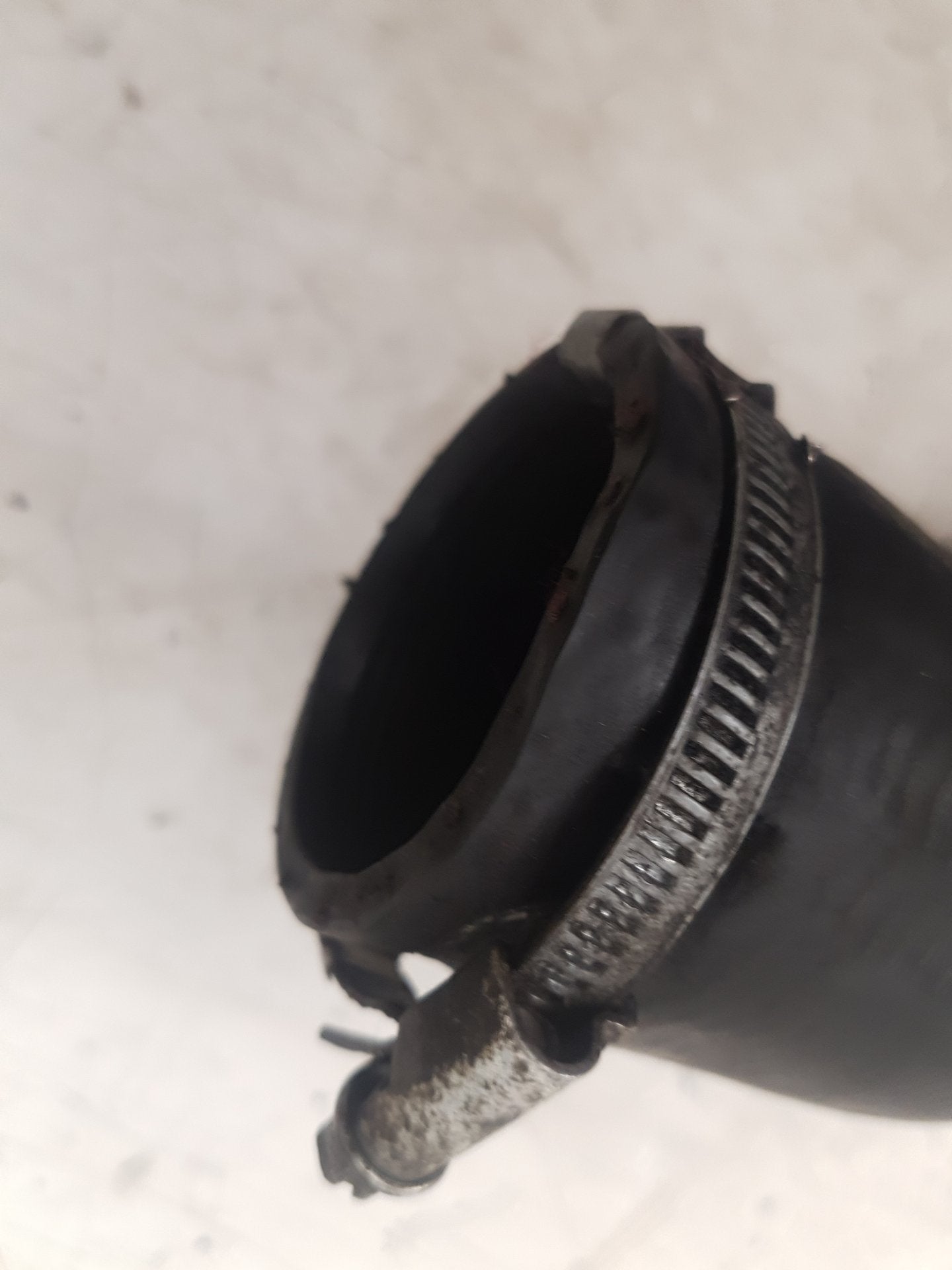 2013 - 2016 Volvo V40 III 525 Hatchback INTERCOOLER HOSE 31293717