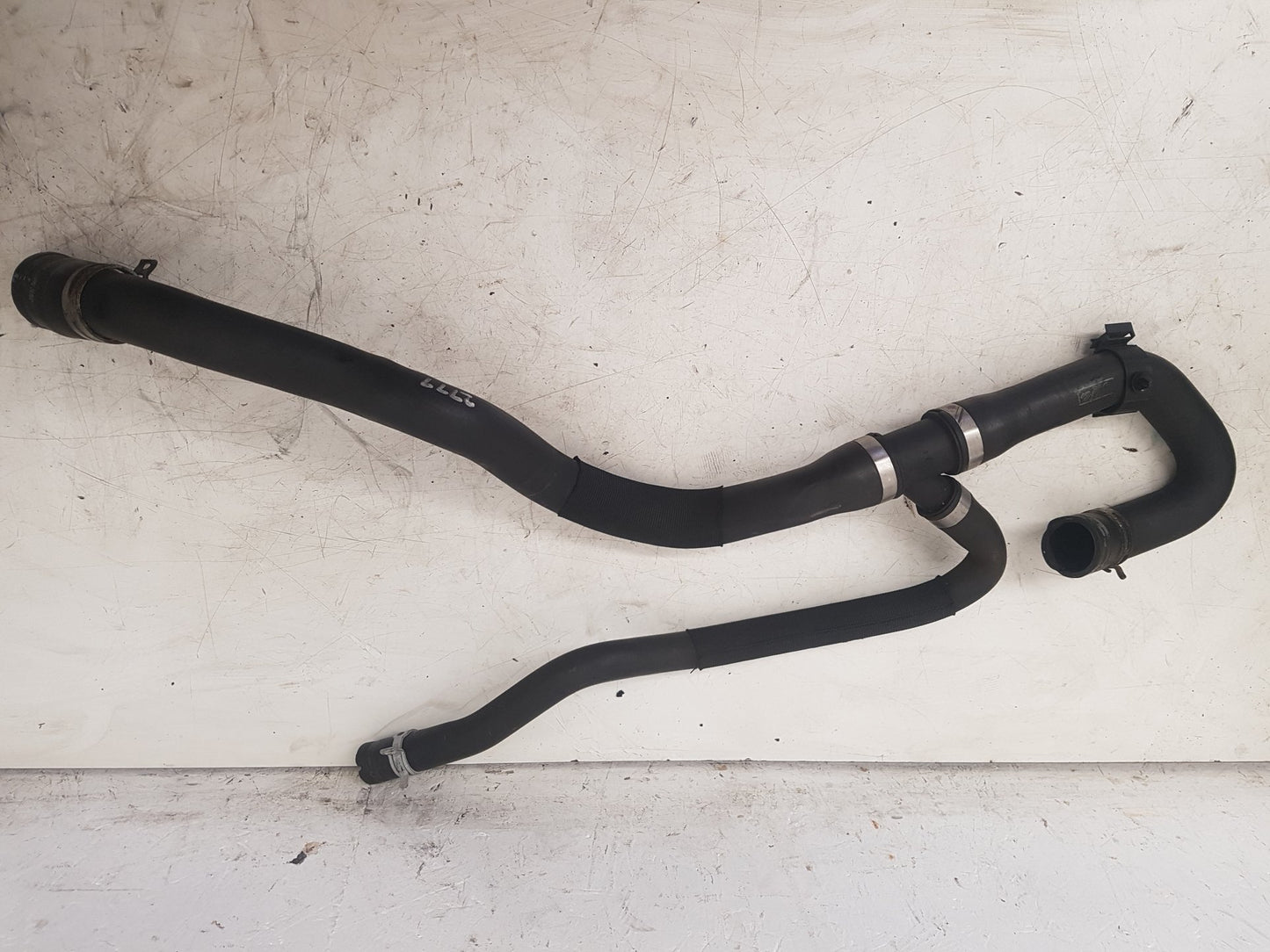 2006 - 2012 Volvo C30  Hatchback RADIATOR HOSE 30725839