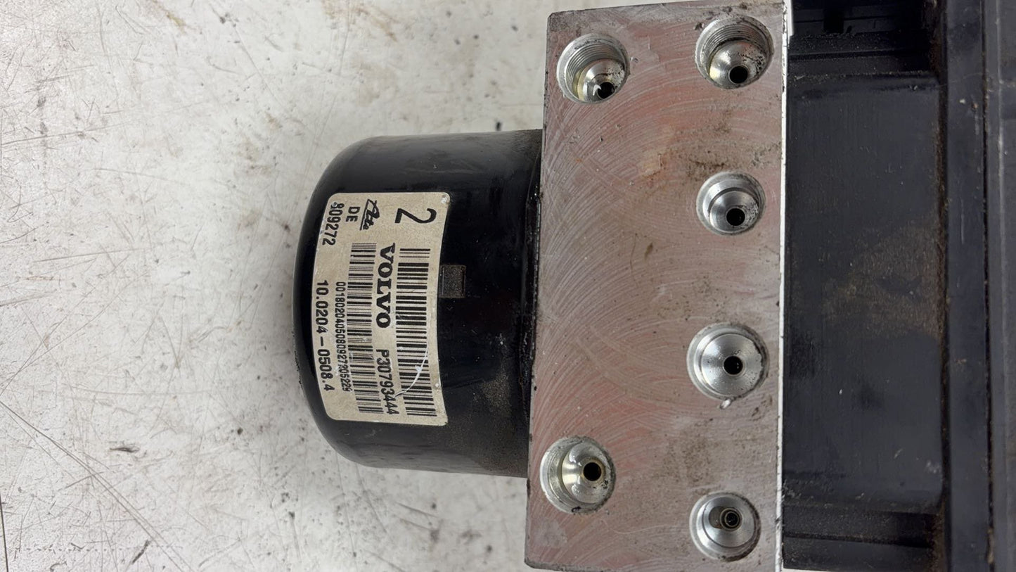 2004 - 2007 Volvo XC70  Estate ABS Pump 30793445