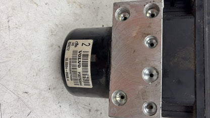 2004 - 2007 Volvo XC70  Estate ABS Pump 30793445