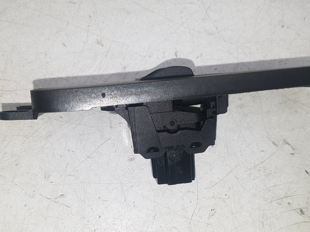 2007 - 2012 Volvo V50   Estate Left Front Window Switch 30773214