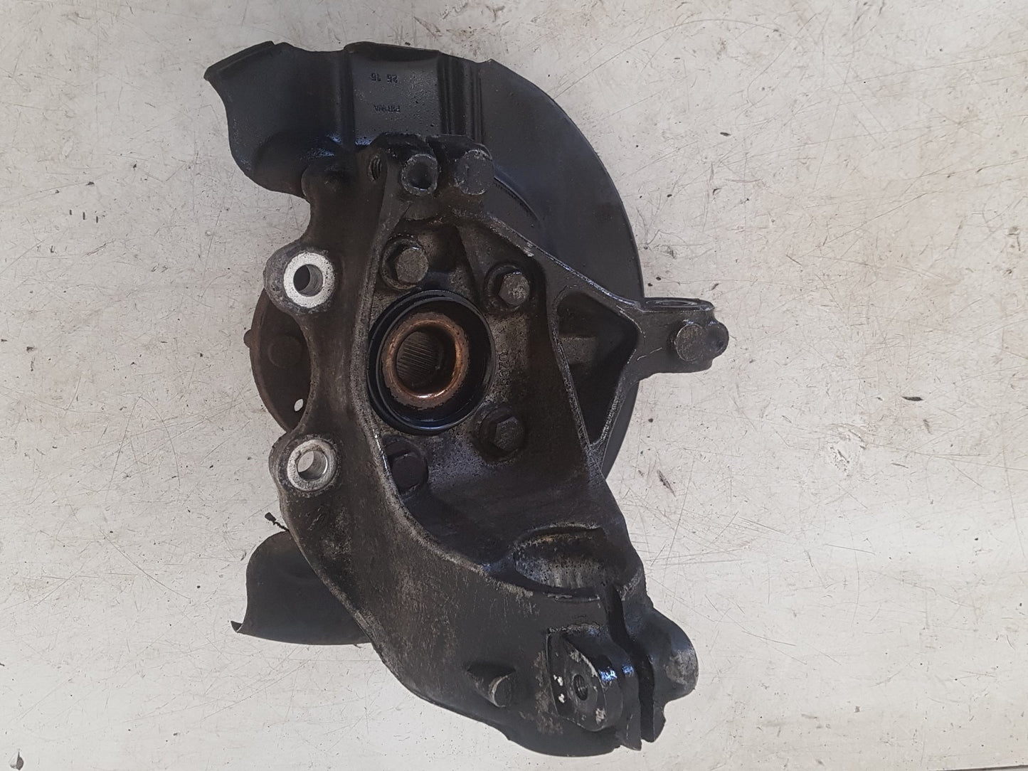 2013-2016 Volvo V40 III 525 Left Front Hub Assembly 31387650 VRAC Grade A