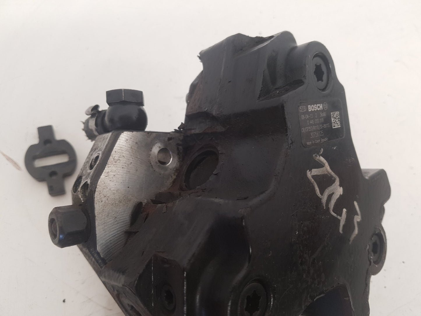2006 - 2010 Volvo V50  Estate High Pressure Pump 0 445 010 111