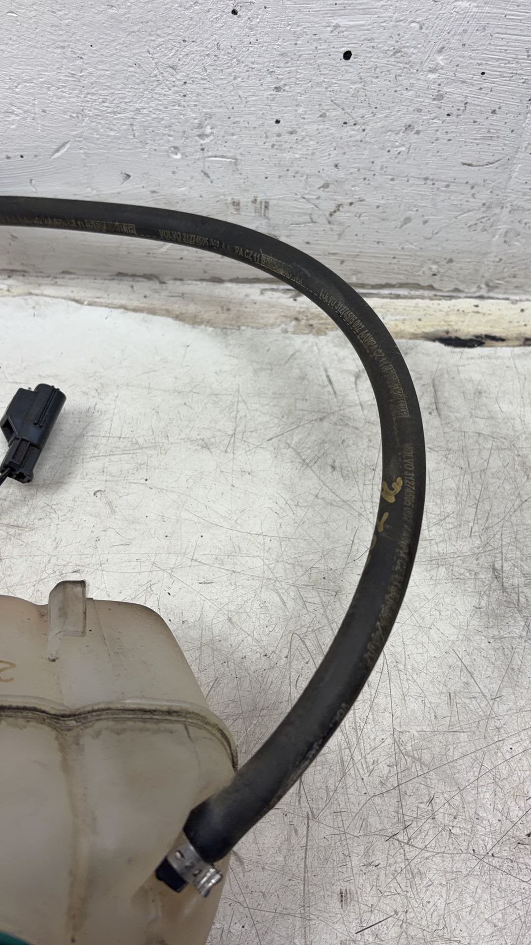 2003 - 2014 Volvo XC90 I 275 Estate Radiator Pressure Bottle 30741971