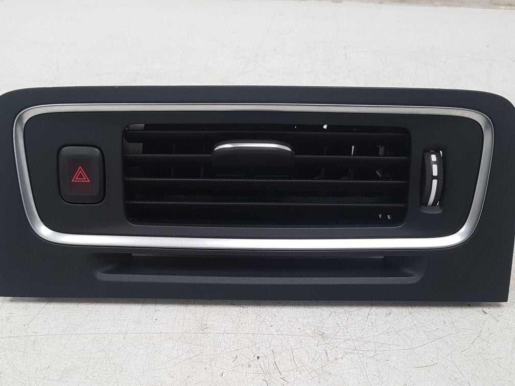 2015 Volvo S60  Saloon DASHBOARD VENT 1302138 9123681