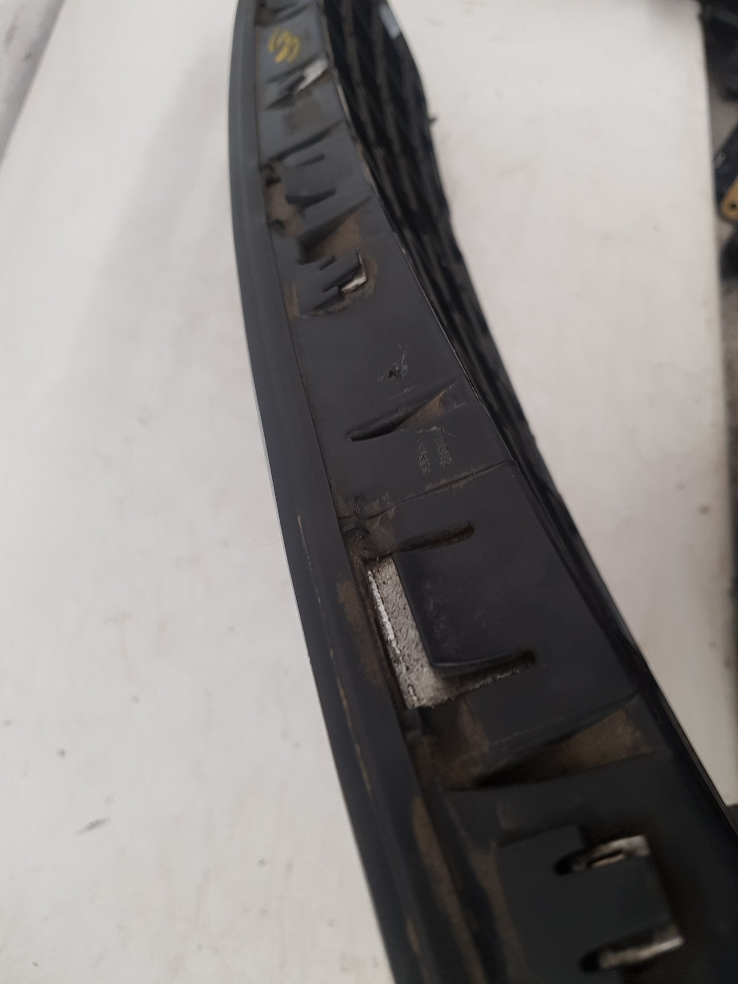 2002 - 2006 Volvo XC90  Estate FRONT GRILL 8620641