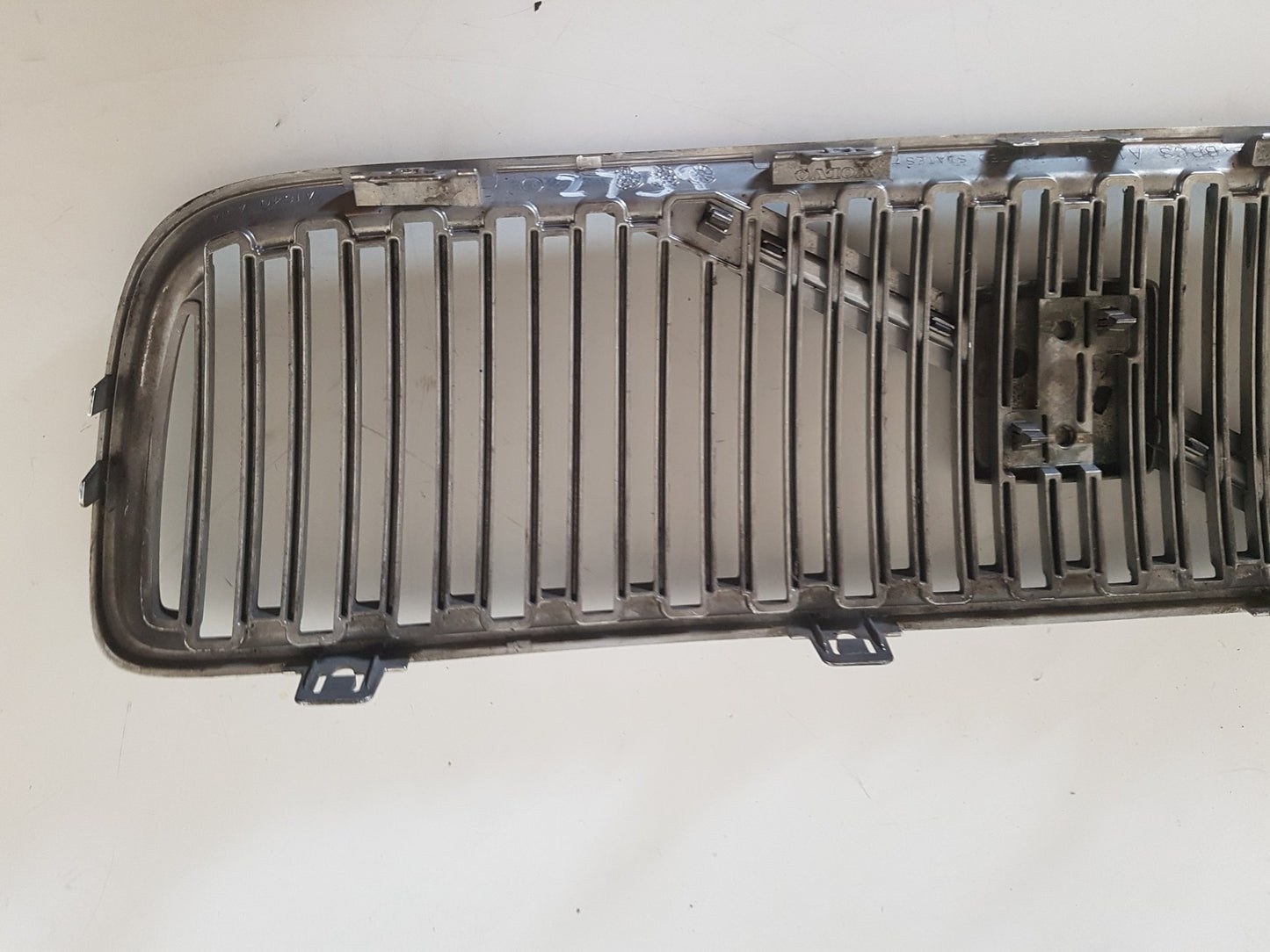 2005 - 2008 Volvo V70  Estate FRONT GRILL 08693346