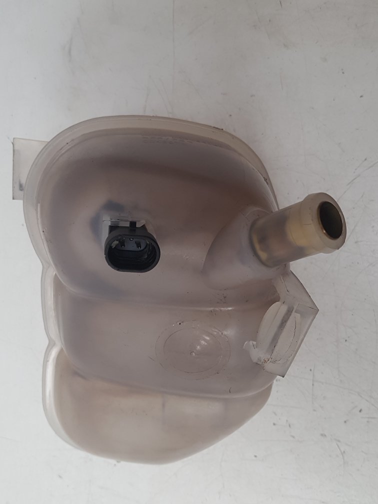 2001 - 2009 Saab 9-5  Estate Radiator Pressure Bottle 90499749
