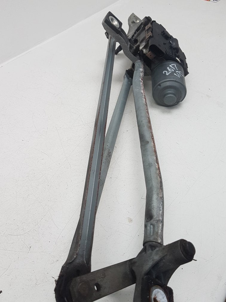 2010 - 2015 Volvo V70  Estate WIPER MOTOR (FRONT) & LINKAGE 31333457