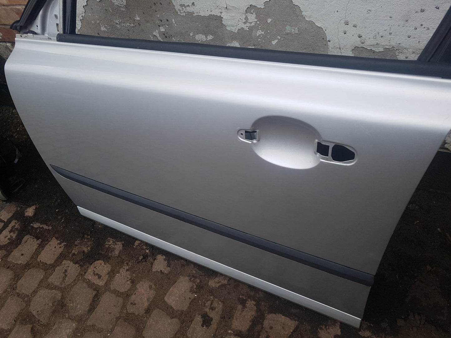 2004 - 2010 Volvo V50   Estate DOOR - BARE (FRONT PASSENGER SIDE)
