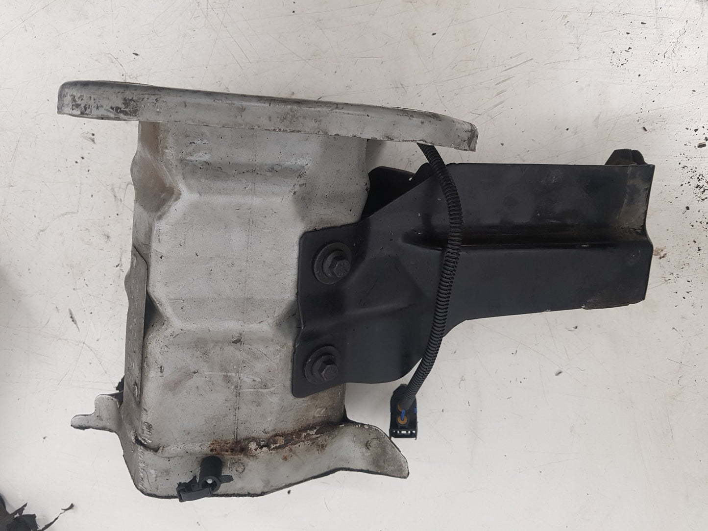 2008 - 2013 Volvo XC60 I 156 Estate PASSENGER SIDE CHASSIS CUT