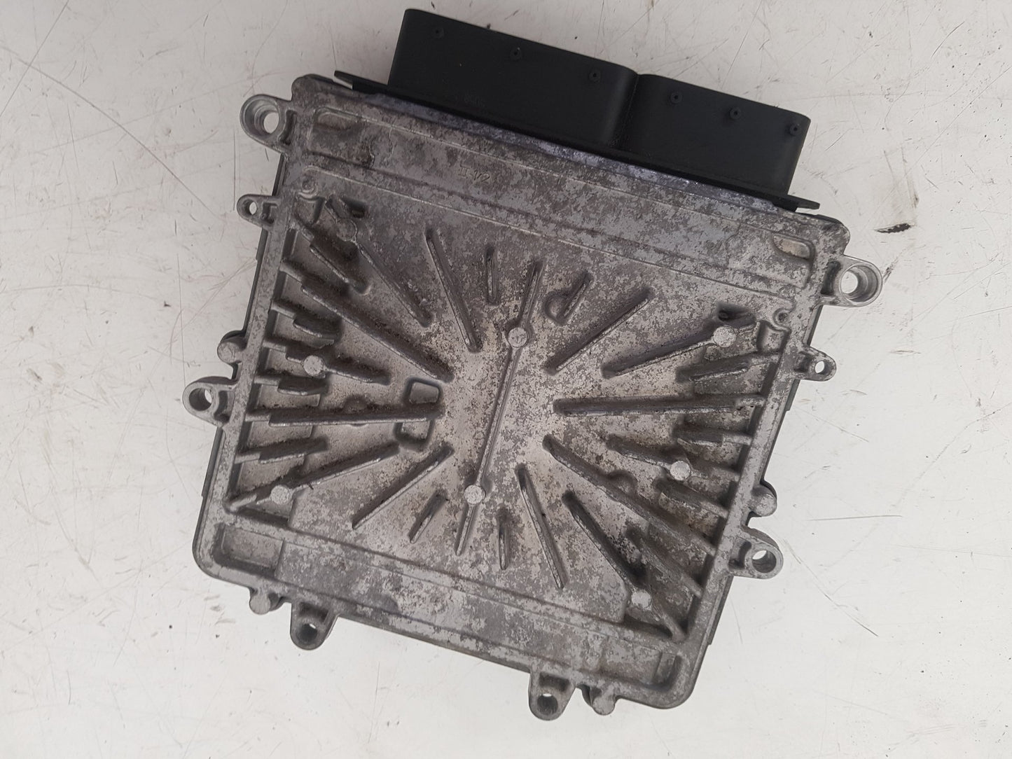 2007 - 2016 Volvo V70  Estate Engine ECU 30785100 AB 0281012765