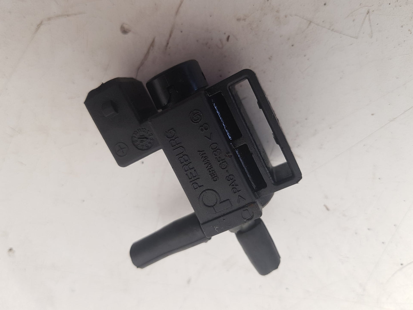 2013 - 2015 Volvo V60  Estate VACUUM CONTROL SOLENOID VALVE 31339879