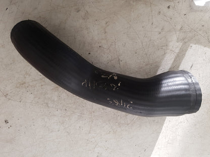 2001 - 2005 Volvo V70  Estate INTERCOOLER PIPE / BOOST HOSE 30680218