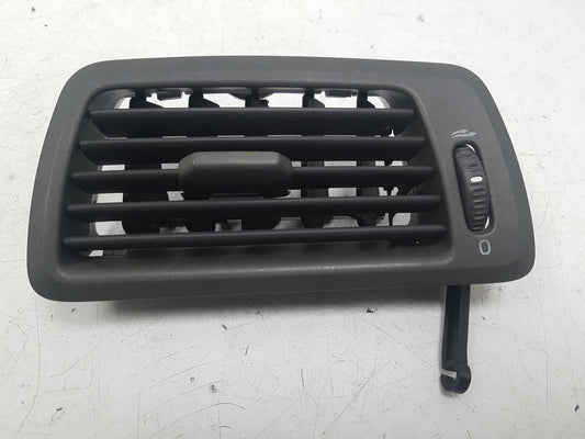 2000 - 2007 Volvo XC70  Estate AIR VENT (PASSENGER SIDE FRONT) 3409378
