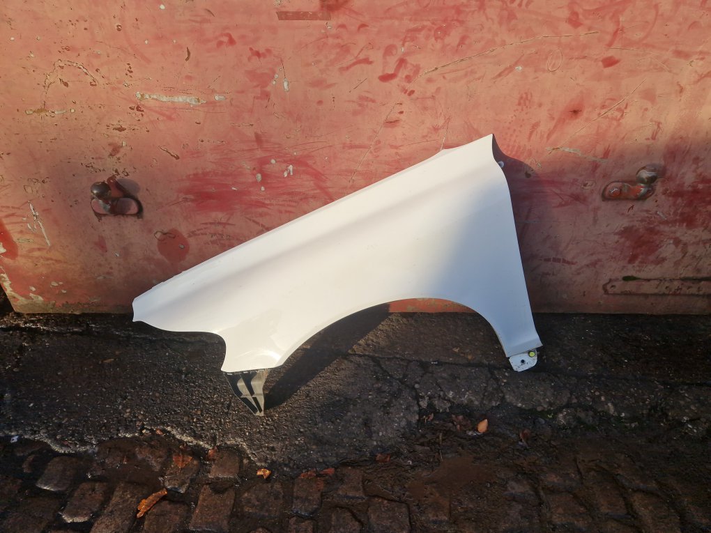 2008 - 2009 Volvo C70  Convertible Left Front Guard 614 WHITE