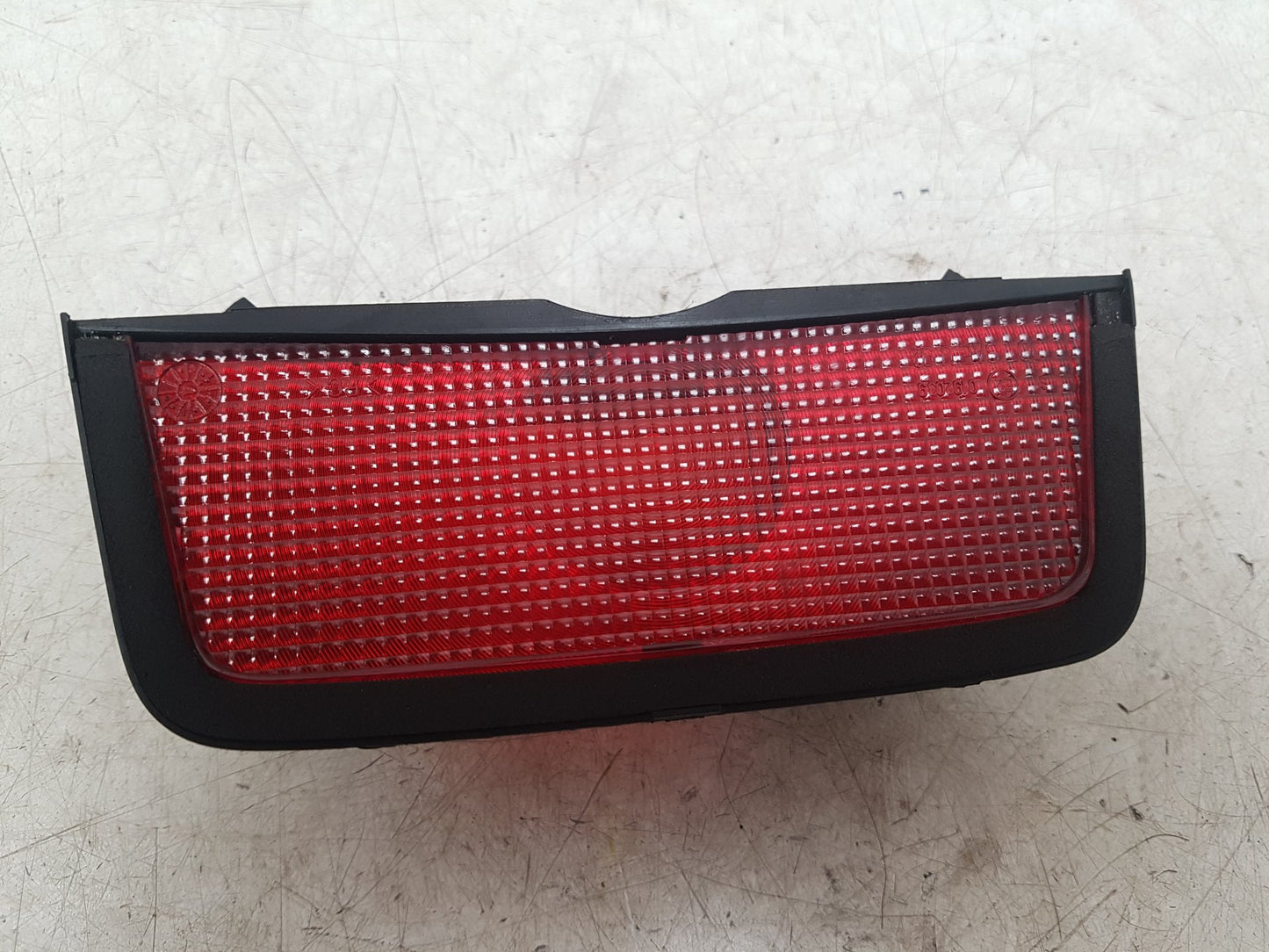 1992 - 1997 Volvo 850  Estate REAR/TAIL THIRD BRAKE STOP LIGHT 3512325