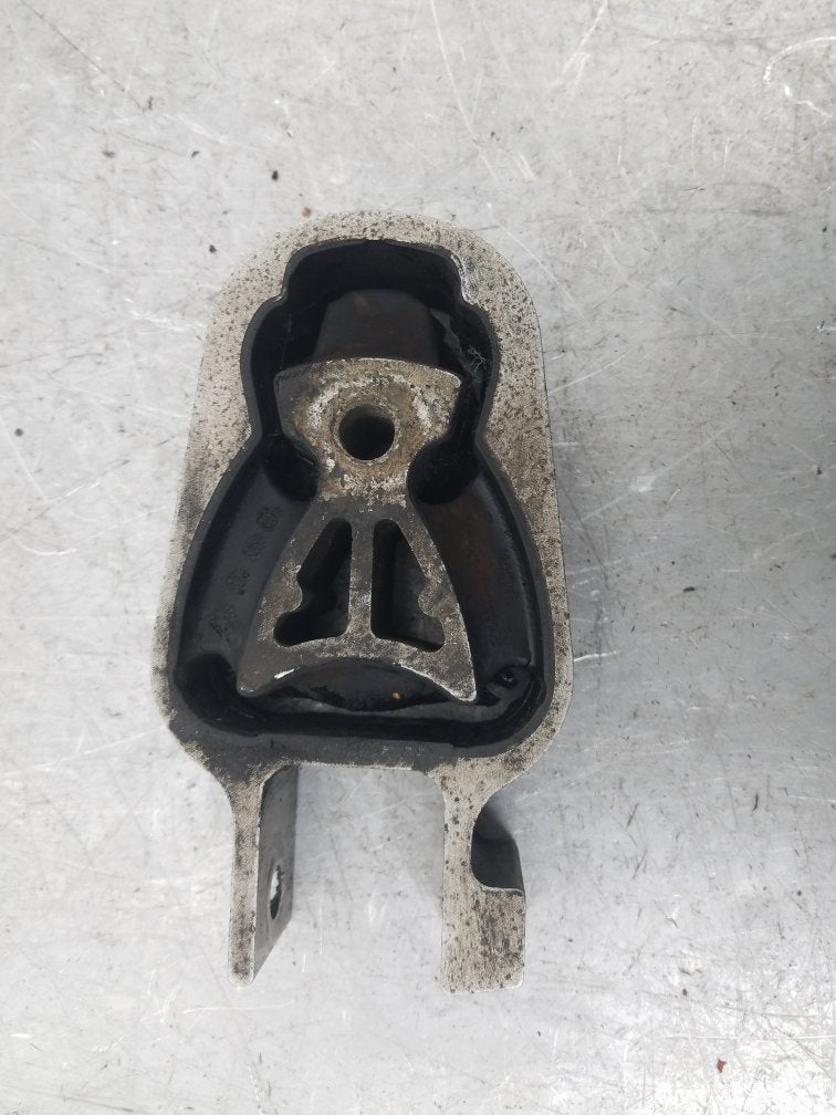 2012 Volvo S80  Saloon GEARBOX MOUNT - REAR 8G91-6P082-BA