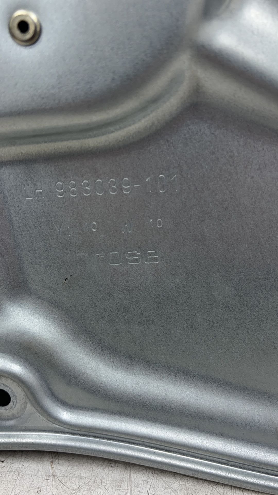 2010 Volvo XC70  Estate WINDOW REG (PASSENGER SIDE FRONT 30661065