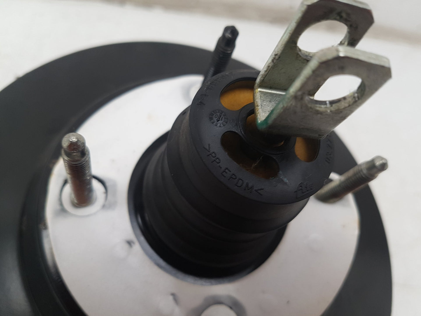 2010 Volvo S40  Saloon Brake Booster 31329245
