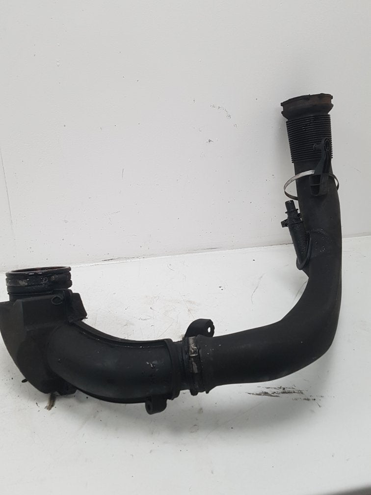 2008 - 2012 Volvo V50   Intercooler Pipe 31319646
