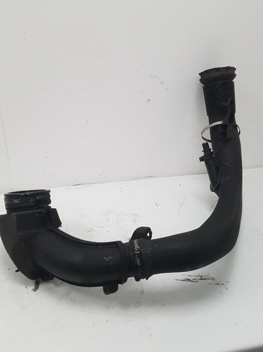 2008 - 2012 Volvo V50   Intercooler Pipe 31319646