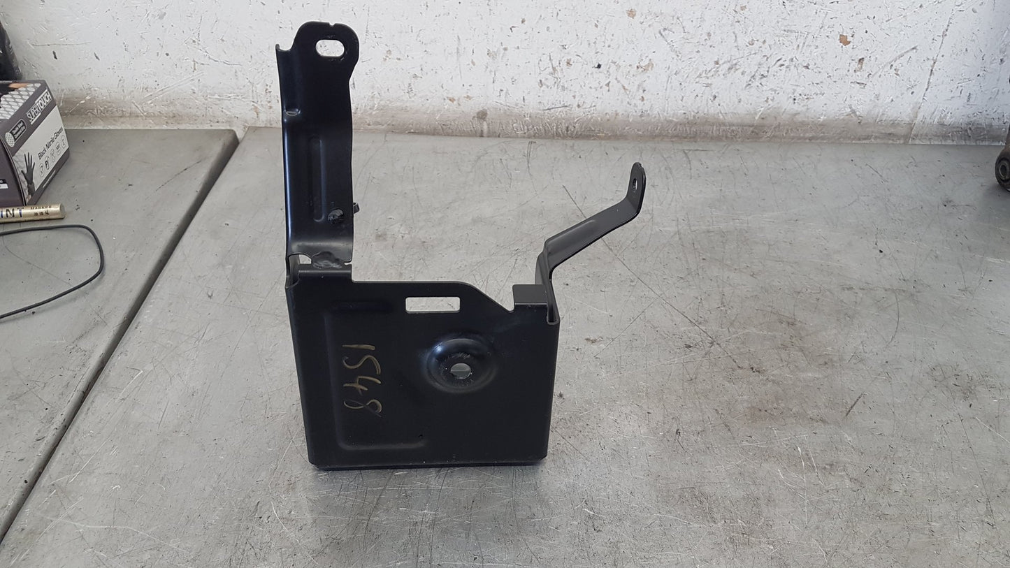 2012 - 2015 Volvo V40  Hatchback Battery Box 31290752