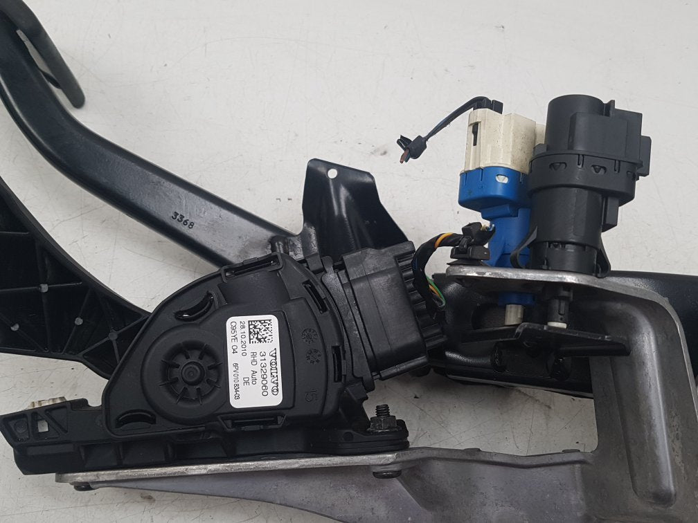2010 - 2014 Volvo V60  Estate Accelerator Pedal 31329060
