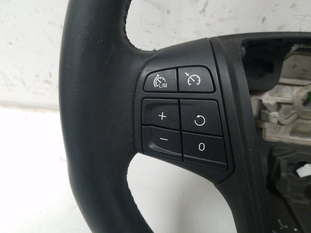 2013 Volvo S60  Saloon Steering Wheel 31250592