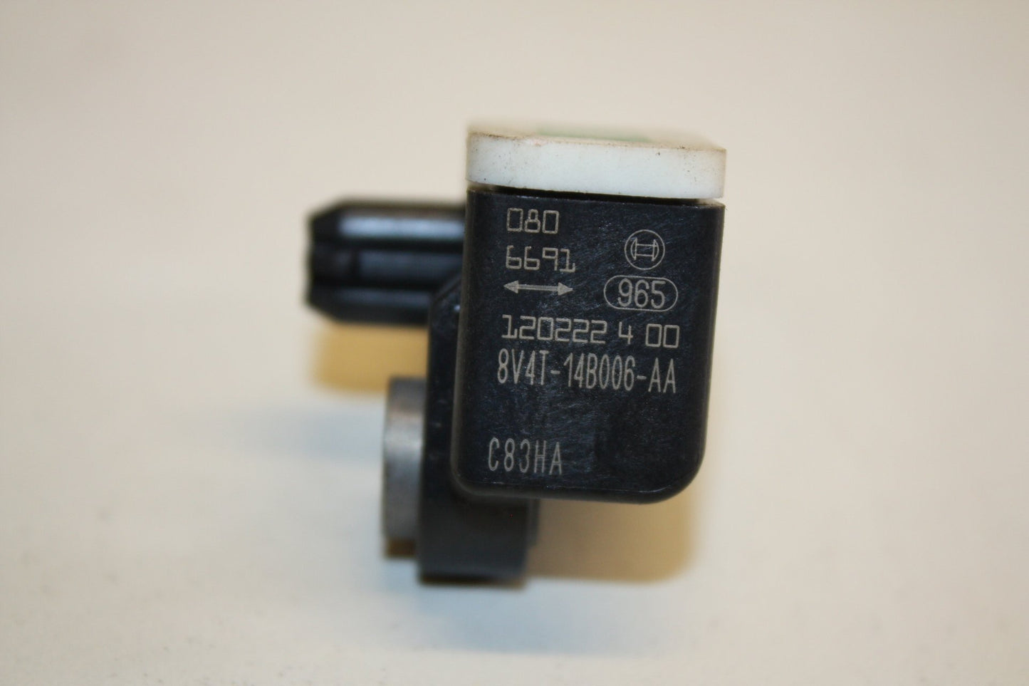 2010 - 2018 Volvo V60   Crash Sensor 8V4T-14B006-AA